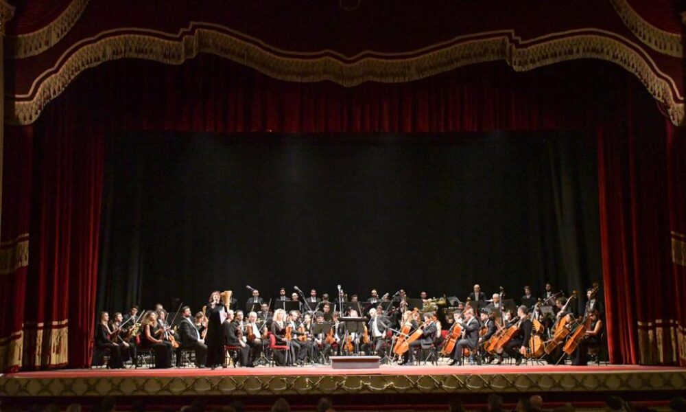 Notte di Capodanno, l’Orchestra Sinfonica Brutia suonerà al Rendano “Le musiche del mondo”