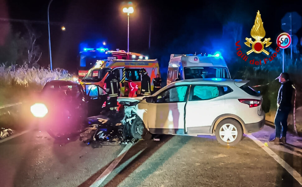Acri, tragico incidente stradale nella notte: un morto e quattro feriti