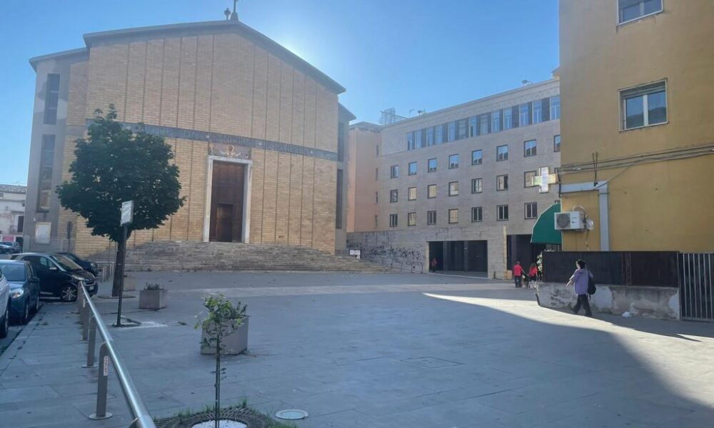 La piazza antistante la Chiesa di San Nicola dedicata a Mons. Nolè. Martedì 27 l’intitolazione