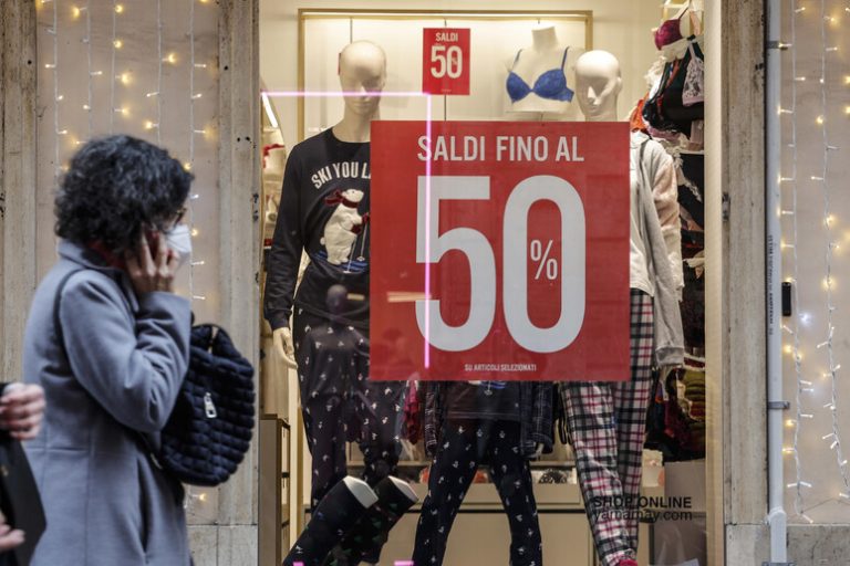 Tornano i saldi invernali in Calabria: ecco i consigli per gli acquisti da Confcommercio