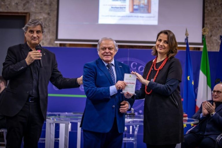 Presentato il libro del medico Sergio Filippo “Tocchi di colore sulla tela della vita”