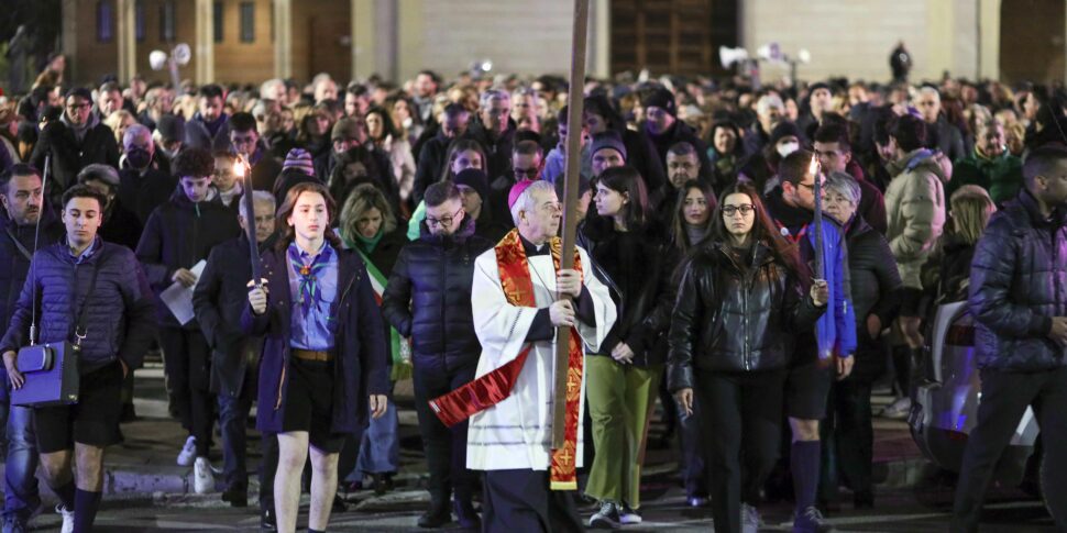 cosenza-via-crucis-4-970x485 cosenza-via-crucis-