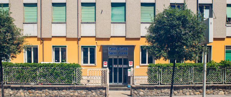 Cosenza, iGreco Ospedali Riuniti cerca 8 nuovi infermieri: ecco come candidarsi