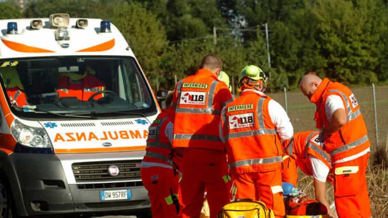 Dramma in autostrada: accusa un malore, bimba di Taverna muore mentre è in auto con i genitori