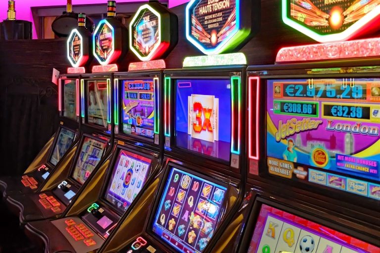 Gioco d’azzardo, l’allarme dalla Calabria: “la legge di bilancio peggiora la situazione, ecco i numeri”