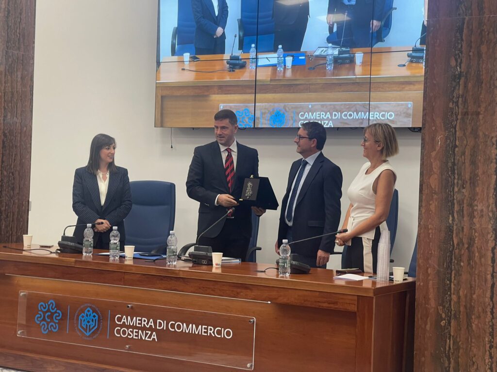 Camcomcs 5